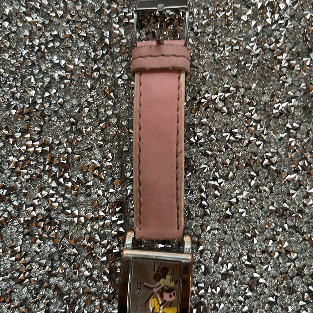 Disney Mickey Mouse Pink Watch. Japanese Movement. Stainless steel needs battery - Picture 3 of 7